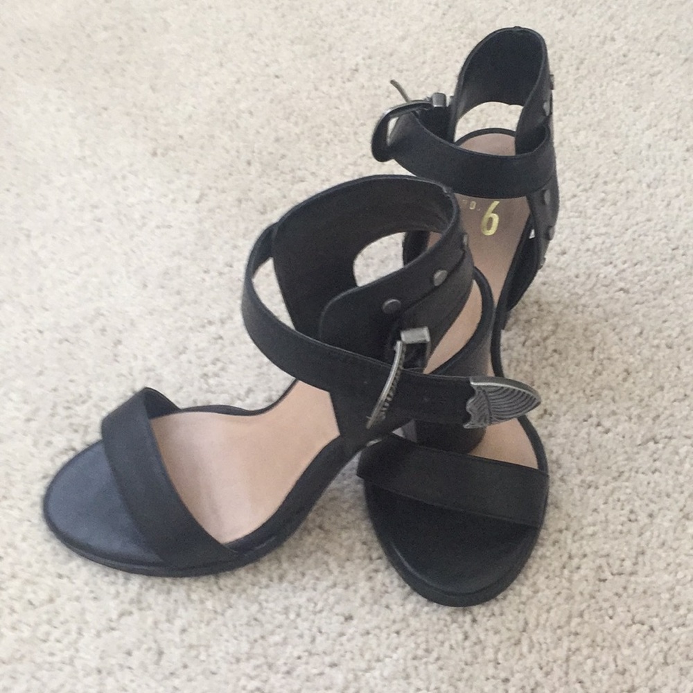 Black block healed sandals